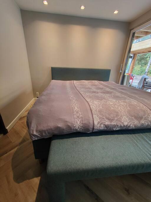 Kindvriendelijke Bungalow In Het Bos Bij Zwemmeer. Vilsteren Luaran gambar