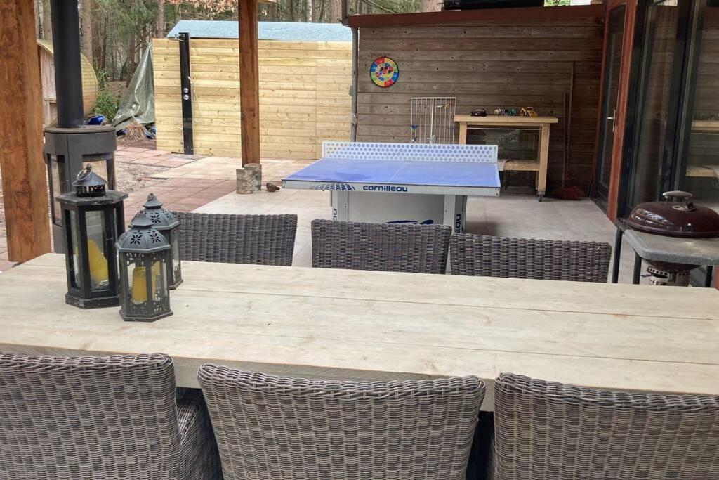 Kindvriendelijke Bungalow In Het Bos Bij Zwemmeer. Vilsteren Luaran gambar