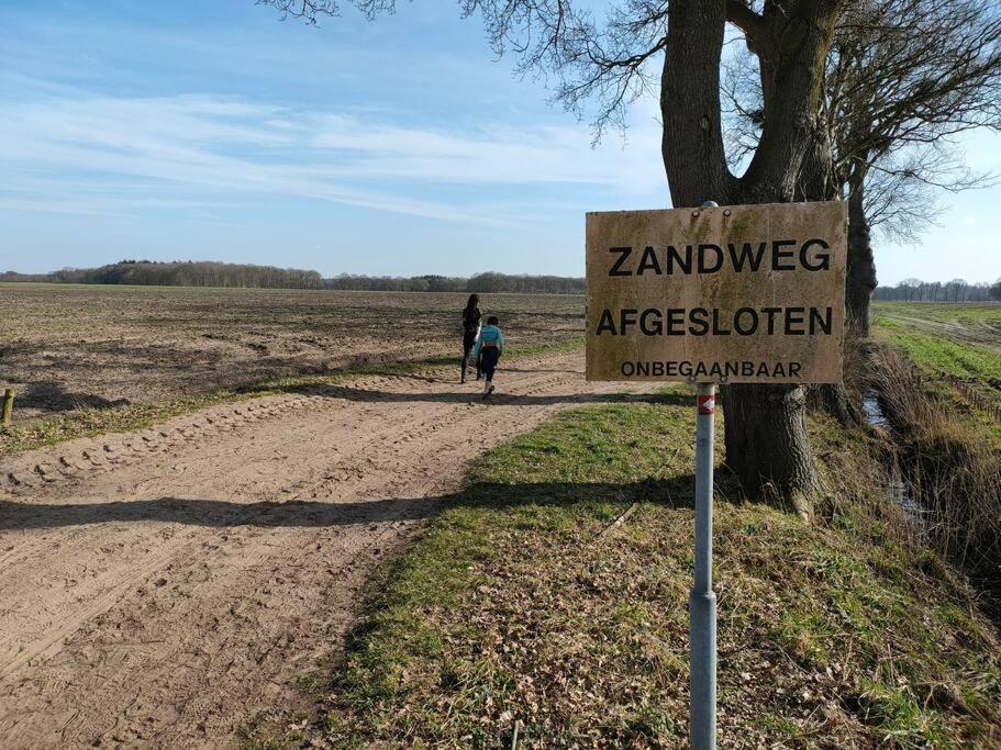 Kindvriendelijke Bungalow In Het Bos Bij Zwemmeer. Vilsteren Luaran gambar